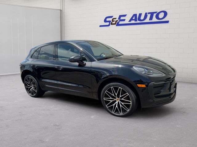 2022 Porsche Macan Base