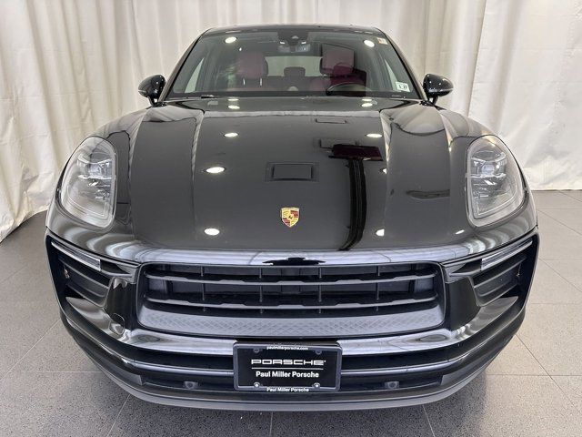 2022 Porsche Macan Base