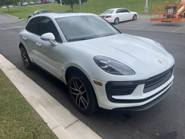 2022 Porsche Macan Base