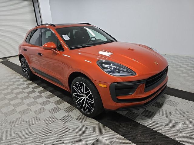 2022 Porsche Macan Base