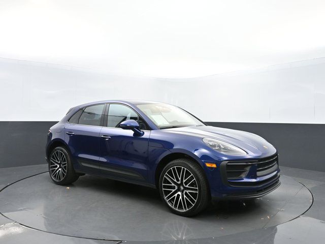 2022 Porsche Macan Base