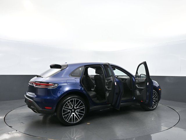 2022 Porsche Macan Base