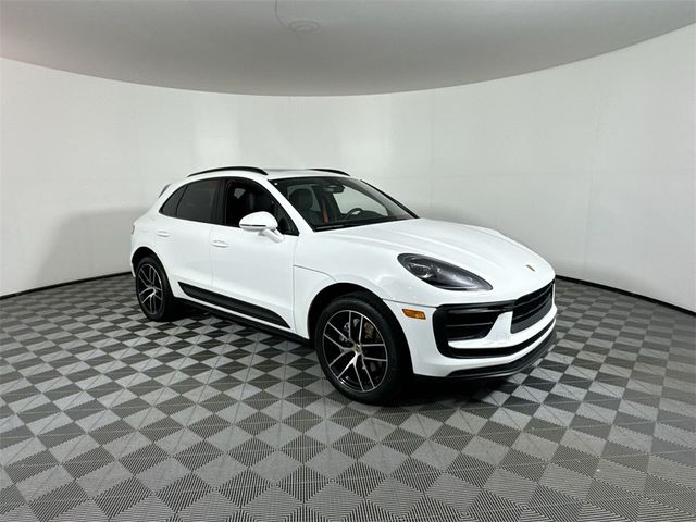 2022 Porsche Macan Base