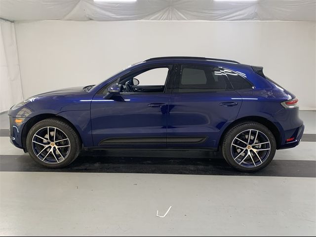 2022 Porsche Macan Base