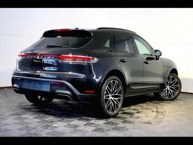 2022 Porsche Macan Base