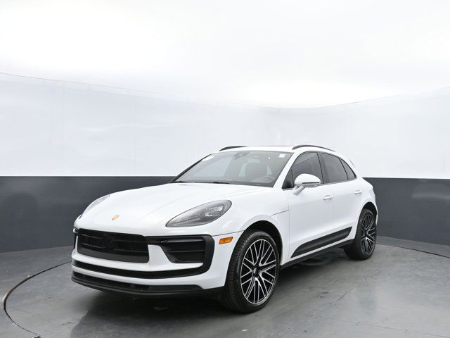 2022 Porsche Macan Base