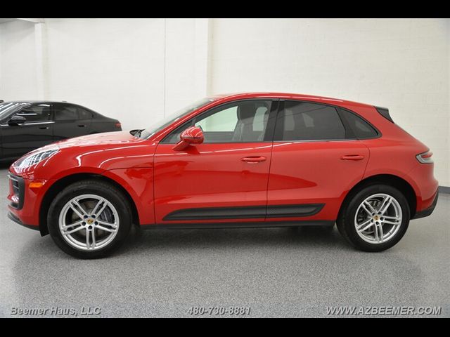 2022 Porsche Macan Base