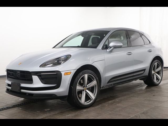 2022 Porsche Macan Base