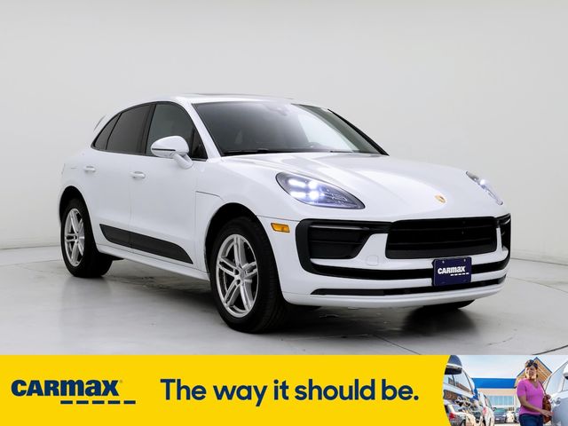 2022 Porsche Macan Base