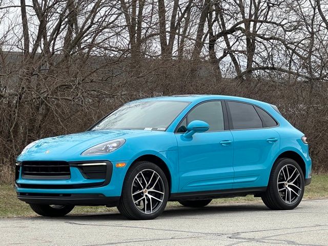 2022 Porsche Macan Base