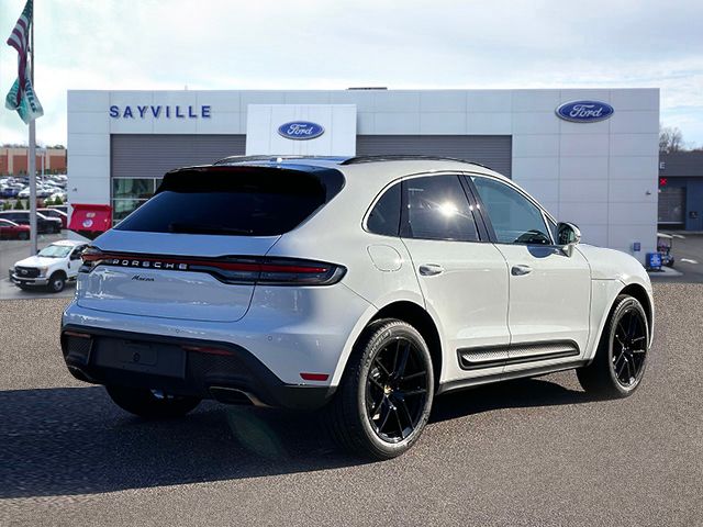 2022 Porsche Macan Base