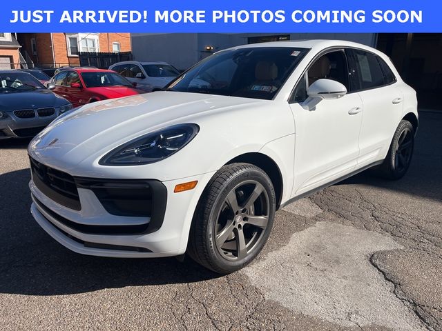 2022 Porsche Macan Base