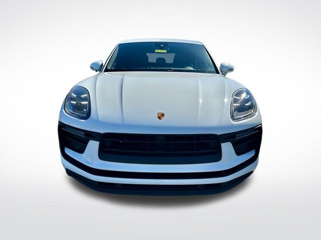 2022 Porsche Macan Base