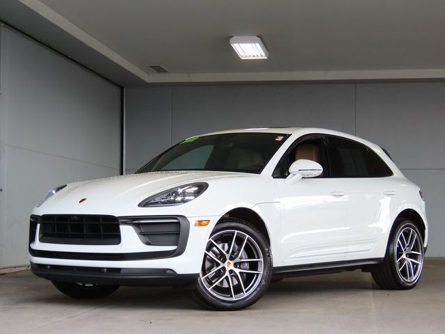 2022 Porsche Macan Base