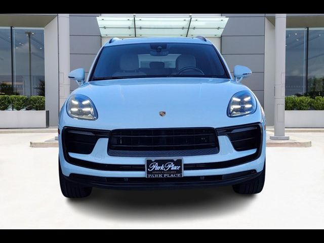 2022 Porsche Macan Base