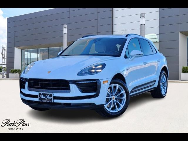 2022 Porsche Macan Base