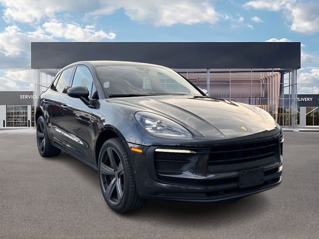 2022 Porsche Macan Base