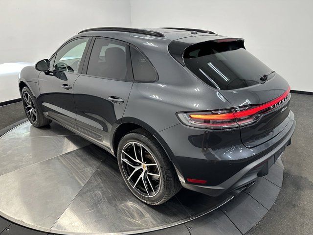 2022 Porsche Macan Base