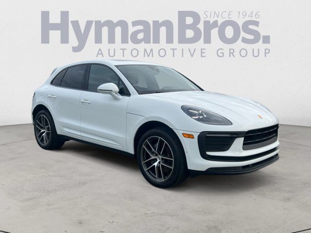2022 Porsche Macan Base