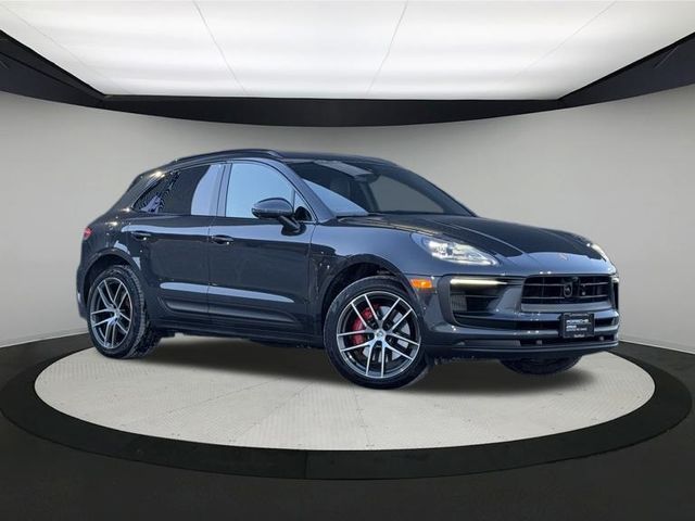 2022 Porsche Macan S