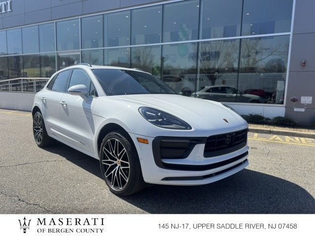 2022 Porsche Macan Base