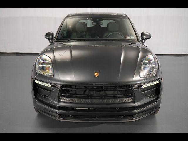 2022 Porsche Macan Base