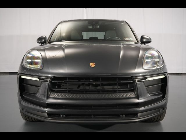 2022 Porsche Macan Base
