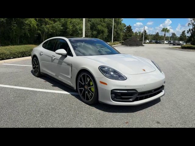 2022 Porsche Panamera 