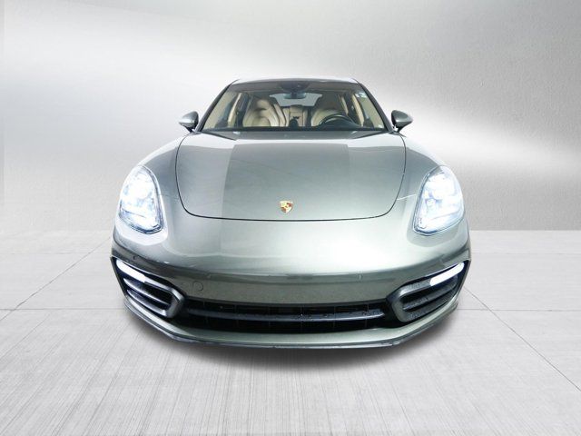 2022 Porsche Panamera 4