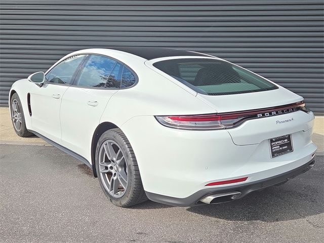 2022 Porsche Panamera 4