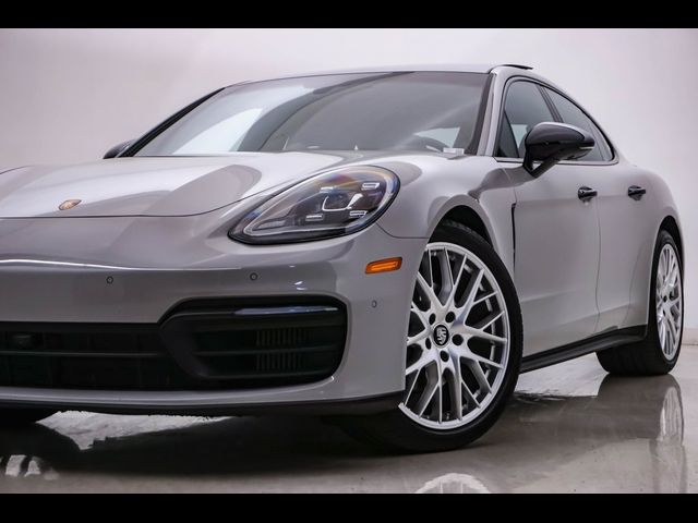 2022 Porsche Panamera 