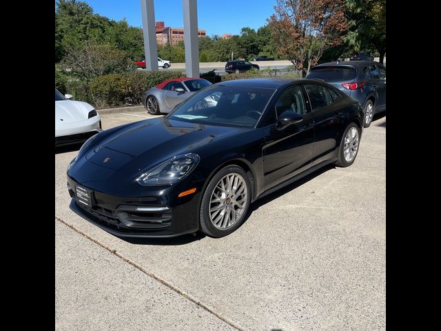 2022 Porsche Panamera 