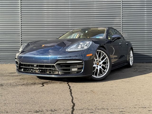 2022 Porsche Panamera 4