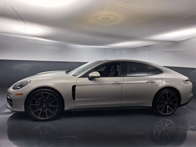 2022 Porsche Panamera 