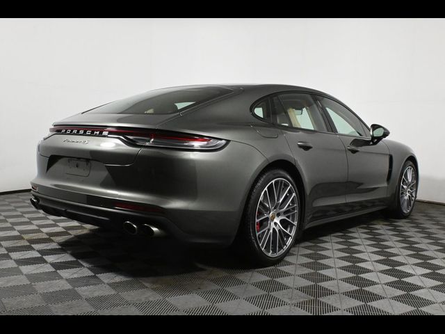 2022 Porsche Panamera 4S