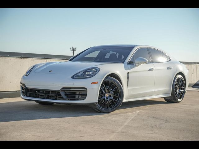 2022 Porsche Panamera 