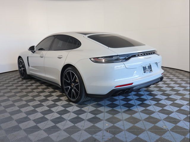 2022 Porsche Panamera 