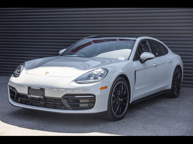 2022 Porsche Panamera 