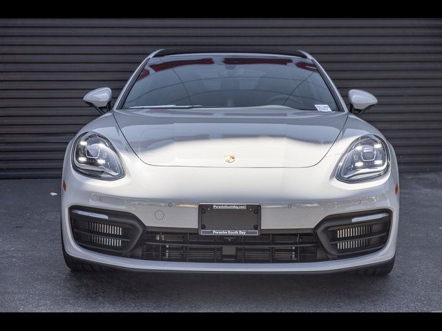 2022 Porsche Panamera 