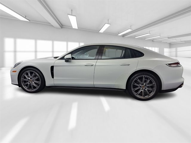 2022 Porsche Panamera Base