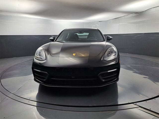 2022 Porsche Panamera 