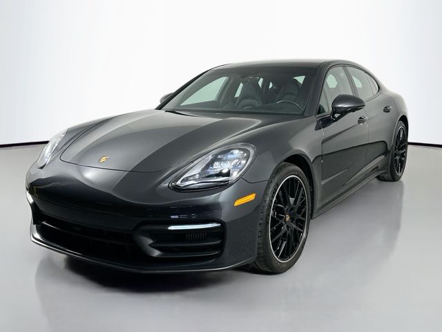 2022 Porsche Panamera 