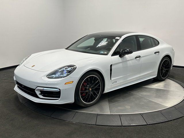 2022 Porsche Panamera GTS