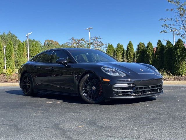 2022 Porsche Panamera GTS