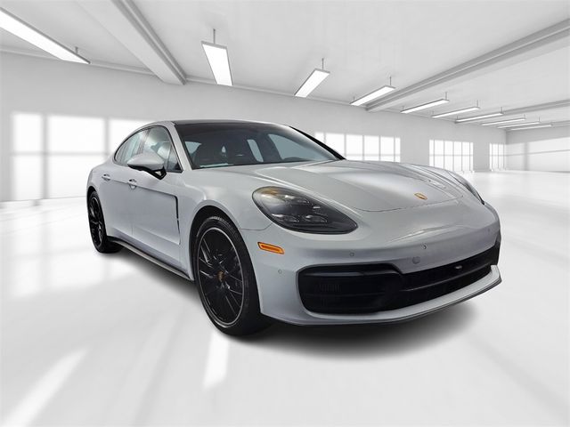 2022 Porsche Panamera 