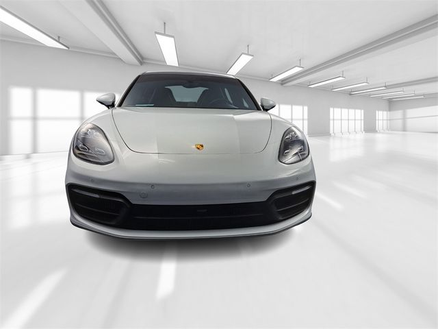 2022 Porsche Panamera 