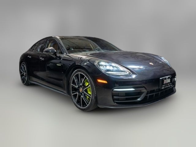 2022 Porsche Panamera E-Hybrid 4
