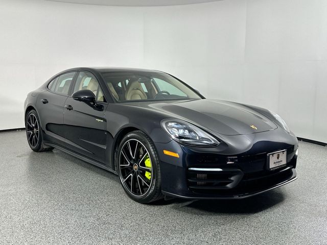 2022 Porsche Panamera 