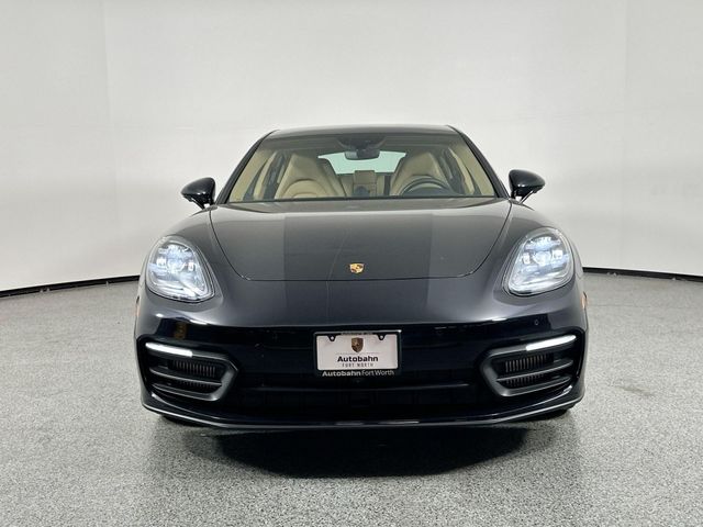 2022 Porsche Panamera 