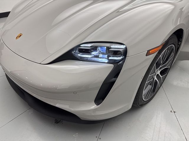 2022 Porsche Taycan Base